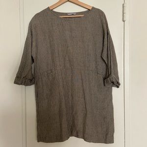 Linenfox Erika Tunic is Gray Stripes